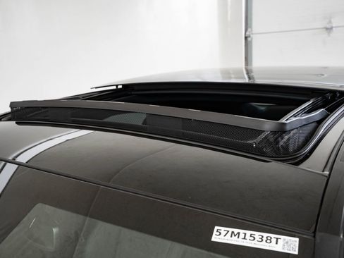 Used 2025 Mercedes-Benz GLC 300 4MATIC image 14