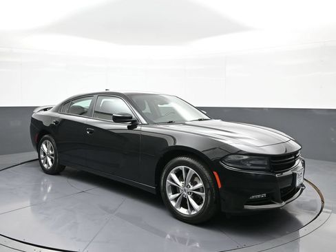 Used 2021 Dodge Charger SXT w/ Cold Weather Package AWD/4WD image 4