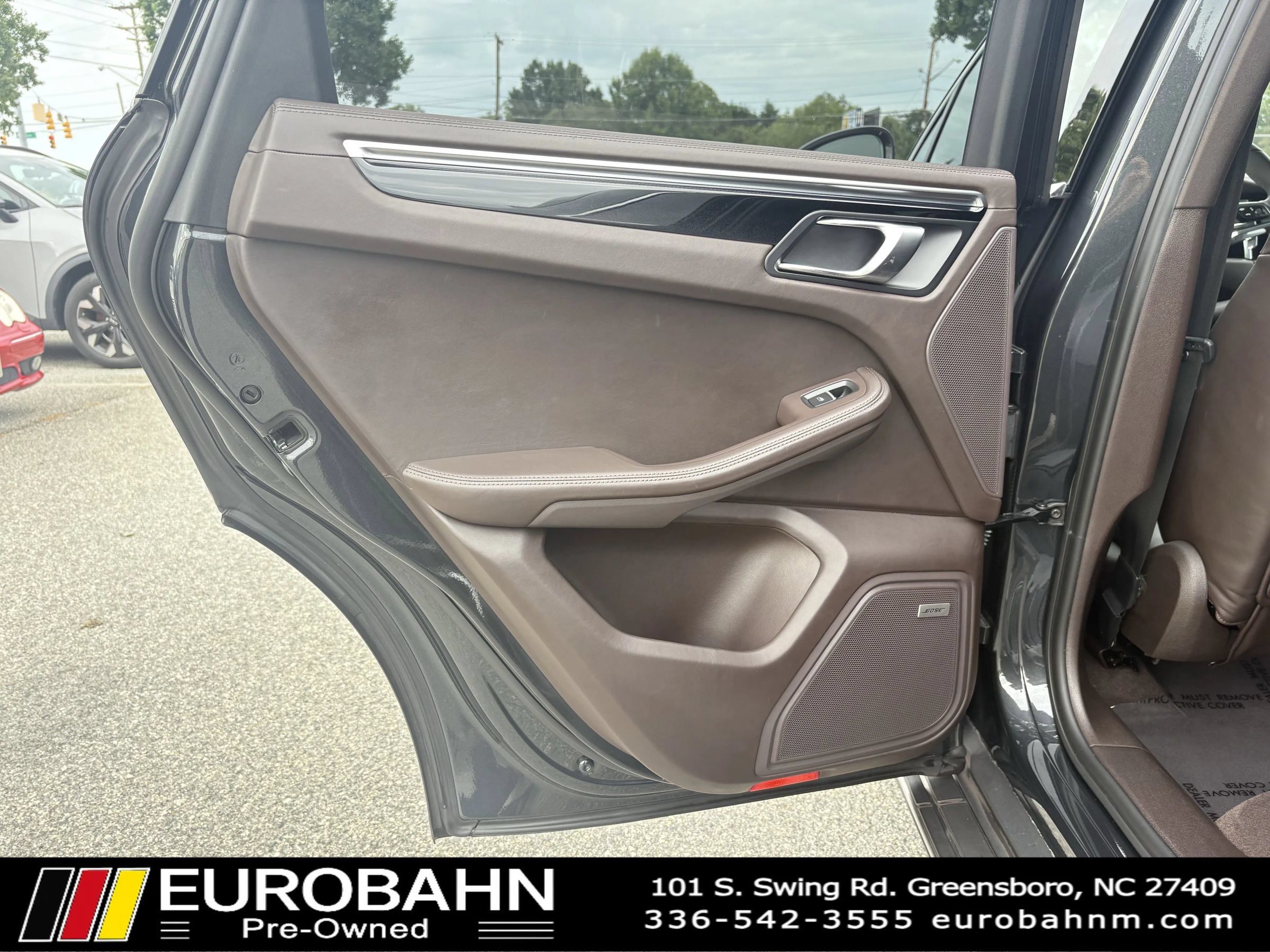 Used 2021 Porsche Macan S AWD/4WD image 12