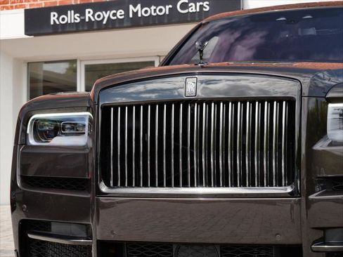 Certified 2022 Rolls-Royce Cullinan Black Badge AWD/4WD image 7