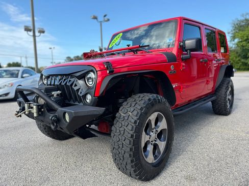 Used 2016 Jeep Wrangler Unlimited Sahara w/ Connectivity Group AWD/4WD image 30
