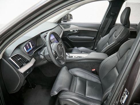 Certified 2023 Volvo XC90 B6 Ultimate w/ Lounge Package image 16