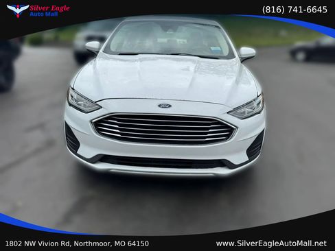 Used 2019 Ford Fusion SE FWD image 1