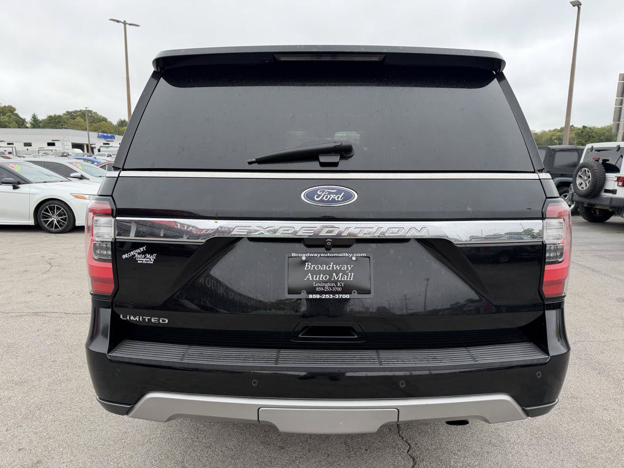 Used 2018 Ford Expedition Limited w/ Equipment Group 301A AWD/4WD image 6