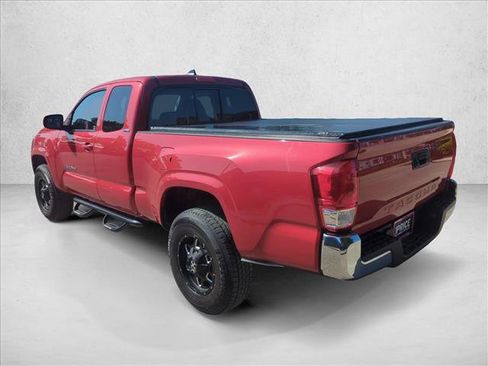 Used 2017 Toyota Tacoma SR5 RWD image 7