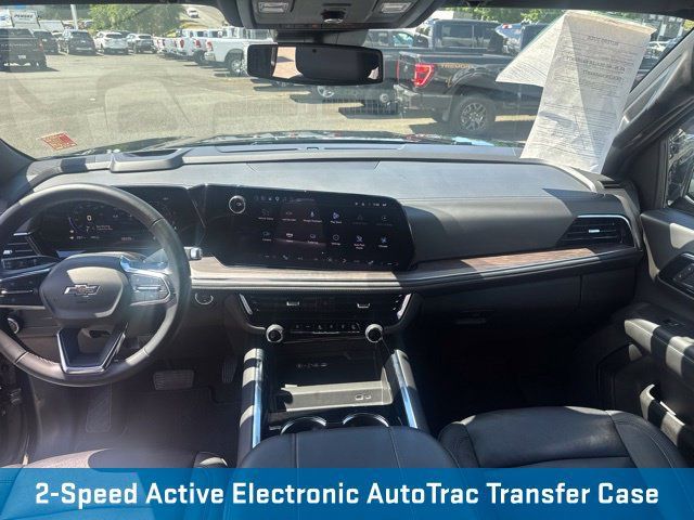 Used 2025 Chevrolet Suburban Z71 AWD/4WD image 16