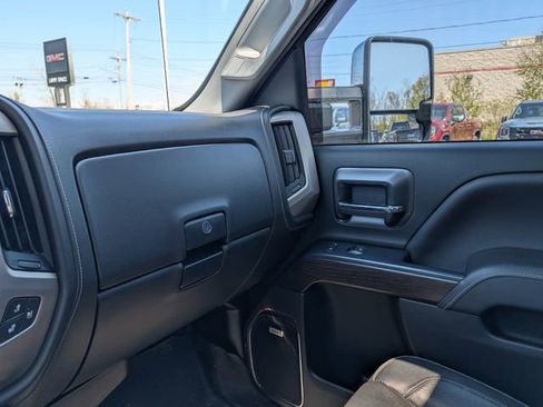 Used 2019 GMC Sierra 2500 Denali w/ Duramax Plus Package AWD/4WD image 28