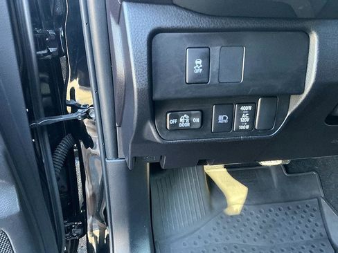 Used 2023 Toyota Tacoma TRD Off-Road image 13