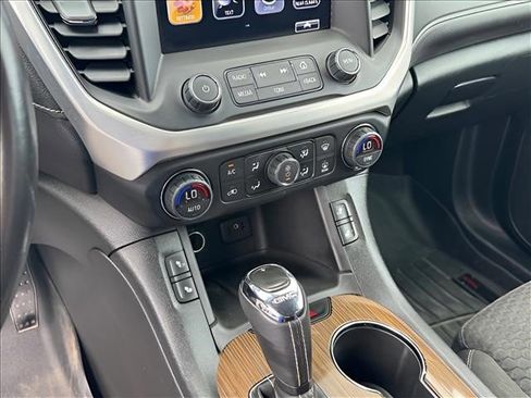 Used 2018 GMC Acadia SLE AWD/4WD image 23