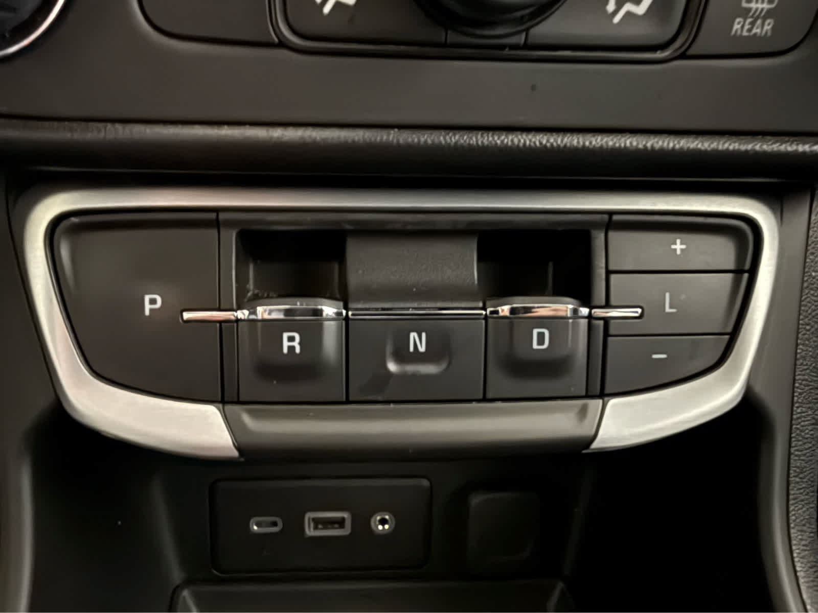 Used 2022 GMC Terrain SLE w/ Driver Convenience Package AWD/4WD image 23