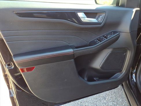 Certified 2025 Ford Escape ST-Line image 15