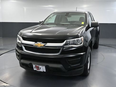 Used 2018 Chevrolet Colorado W/T image 11