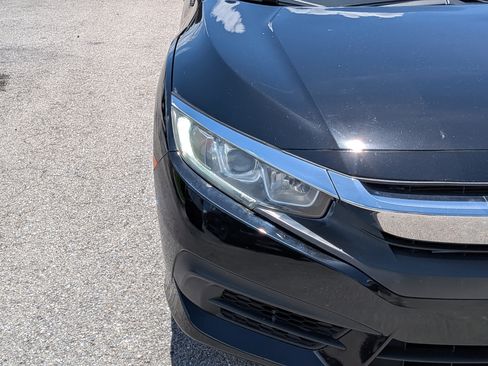 Used 2018 Honda Civic LX image 9