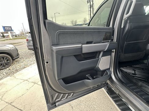 Used 2022 Ford F150 Lariat w/ Equipment Group 502A High image 17