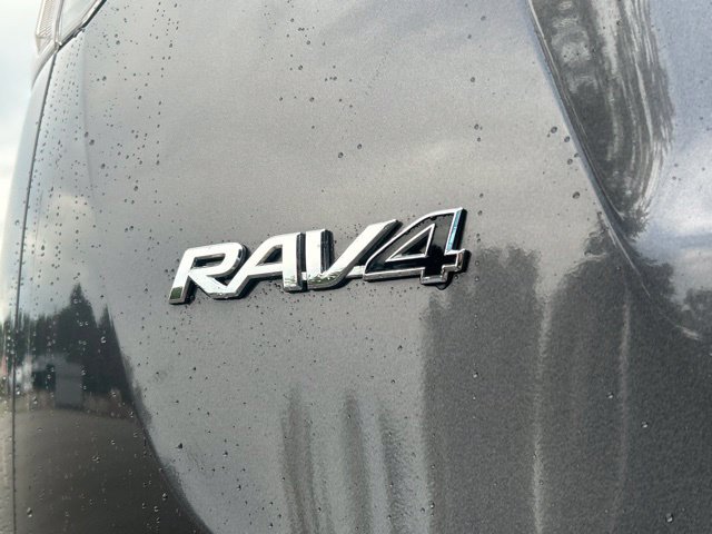 Used 2017 Toyota RAV4 XLE AWD/4WD image 11