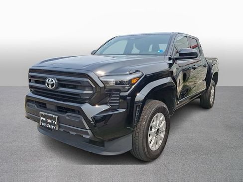 Certified 2025 Toyota Tacoma SR AWD/4WD image 1