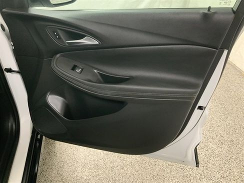 Used 2024 Buick Encore GX Sport Touring image 21