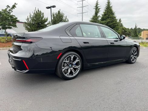 Used 2023 BMW i7 xDrive60 AWD/4WD image 11