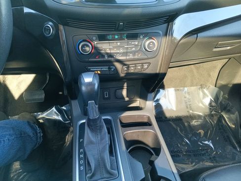 Certified 2017 Ford Escape Titanium w/ Canadian Touring Package image 21