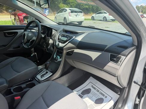 Used 2012 Hyundai Elantra GLS w/ Preferred Pkg 3 FWD image 10