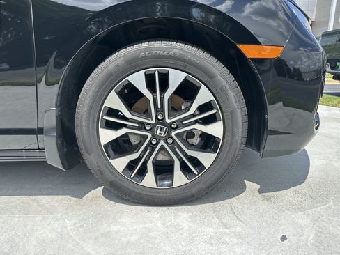 Used 2025 Honda Odyssey Elite image 13