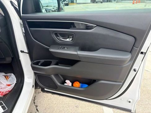 Used 2023 Honda Pilot EX-L image 11