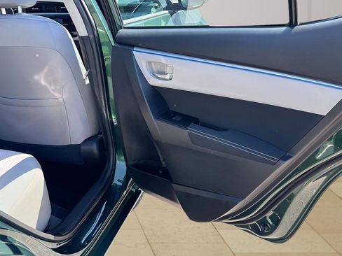 Used 2015 Toyota Corolla LE image 27