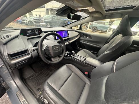 Used 2023 Toyota Prius LE image 28