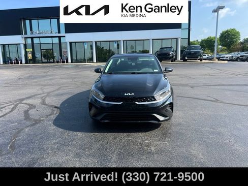 Used 2022 Kia Forte LXS FWD image 2