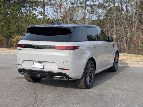 New 2026 Land Rover Range Rover Sport Dynamic SE image 5