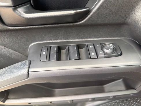 Used 2025 Toyota Tacoma SR5 AWD/4WD image 27