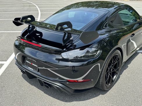Used 2025 Porsche 718 Cayman GT4 RS RWD image 26