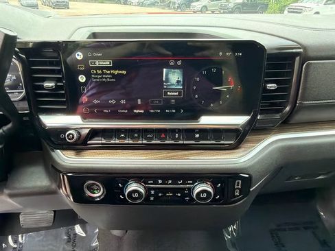 Used 2022 GMC Sierra 1500 Elevation AWD/4WD image 32