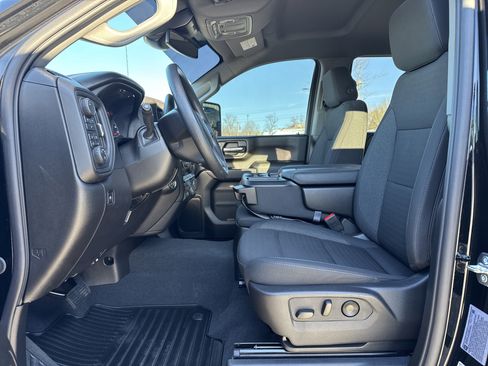 Used 2026 Chevrolet Silverado 2500 Custom w/ Custom Value Package image 16