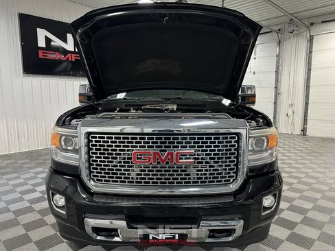 Used 2015 GMC Sierra 2500 Denali w/ Duramax Plus Package image 47