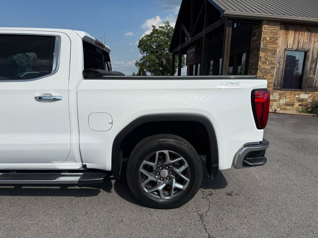 Used 2022 GMC Sierra 1500 SLT w/ SLT Premium Plus Package AWD/4WD image 42