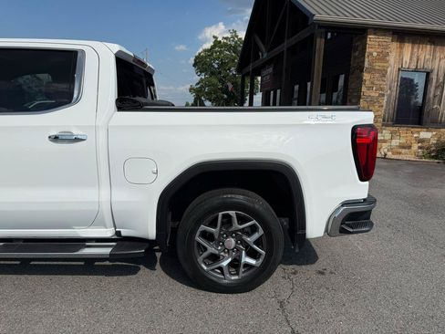 Used 2022 GMC Sierra 1500 SLT w/ SLT Premium Plus Package AWD/4WD image 42