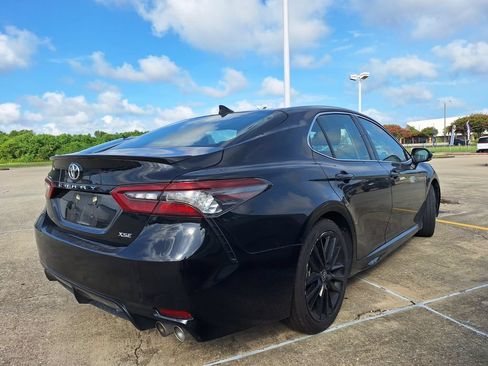 Used 2023 Toyota Camry XSE FWD image 4