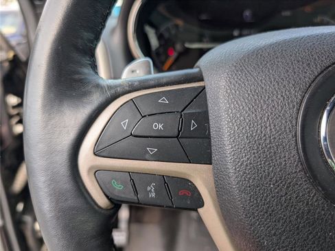 Used 2016 Jeep Grand Cherokee Laredo 75th Anniversary image 25