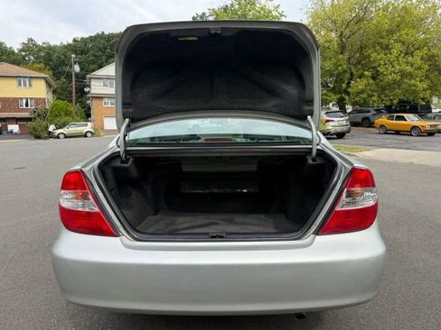 Used 2002 Toyota Camry XLE image 5