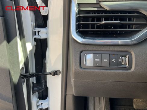 Used 2026 GMC Acadia Elevation w/ Super Cruise Package image 12