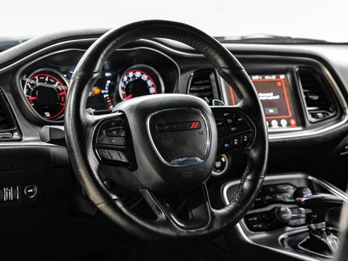 Used 2017 Dodge Challenger R/T Scat Pack RWD image 18