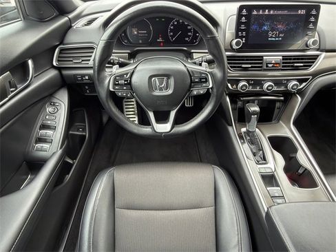 Used 2018 Honda Accord Sport image 11