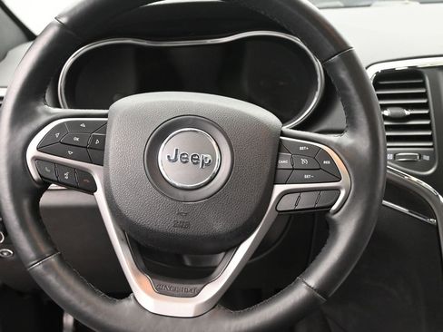 Used 2018 Jeep Grand Cherokee Limited w/ Luxury Group II image 28