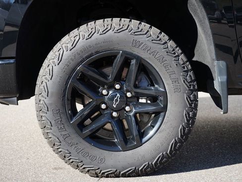 Used 2024 Chevrolet Silverado 1500 LT Trail Boss w/ LT Trail Boss Premium Package image 34