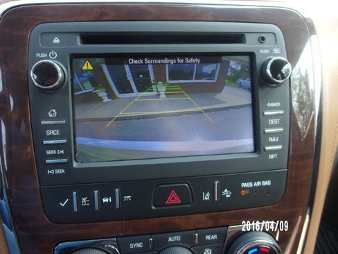 Used 2014 Buick Enclave Premium AWD/4WD image 23