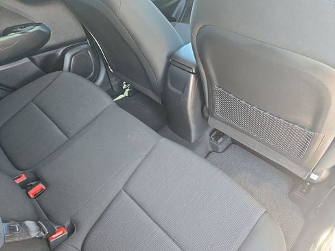 Used 2025 Hyundai Venue SE image 11