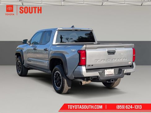 Used 2024 Toyota Tacoma TRD Off-Road AWD/4WD image 5