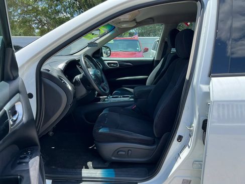 Used 2013 Nissan Pathfinder SV FWD image 10