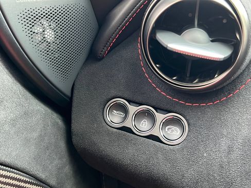 Used 2022 McLaren 720S Performance RWD image 25